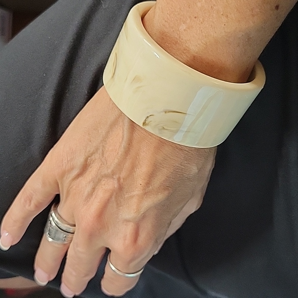 Cream Marbled Cuff Bracelet, Metal Free - Picture 3 of 5